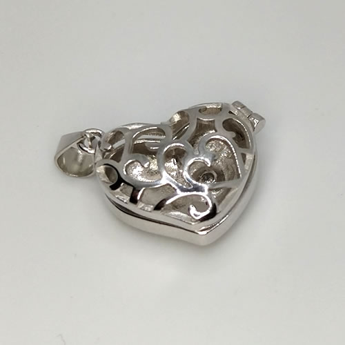 925 Sterling Silver Cubic zirconia Heart Shape Locket Pendant 
