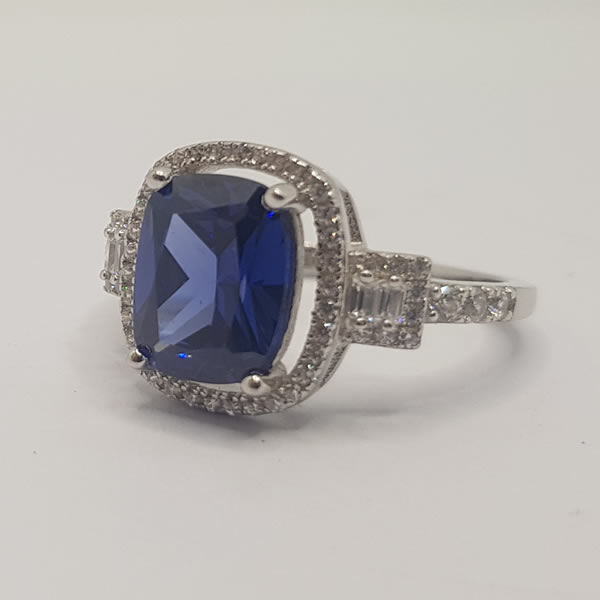 R08 Ring Oval Blue Cubic Stone